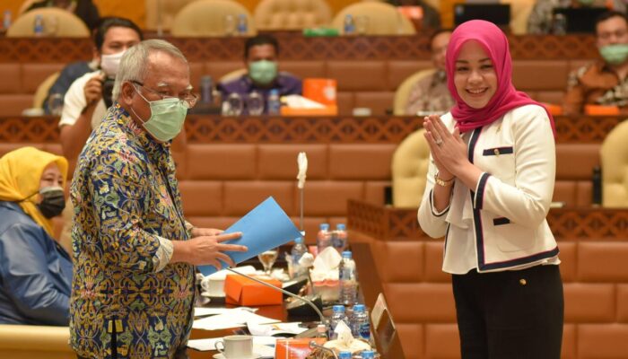 Tunjang Perekonomian, Athari Gauthi Bawa Puluhan Miliar ke Sumatera Barat