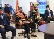 Hari Kemerdekaan Secara Virtual, Hendrajoni Pakai Baju Adat