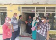 Desa Toboh Palabah Bagikan Ribuan Masker