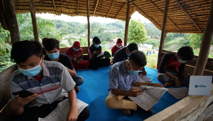 Hadir di Pedesaan, XL Axiata Bantu Pelajar Mengikuti Pembelajaran Jarak Jauh