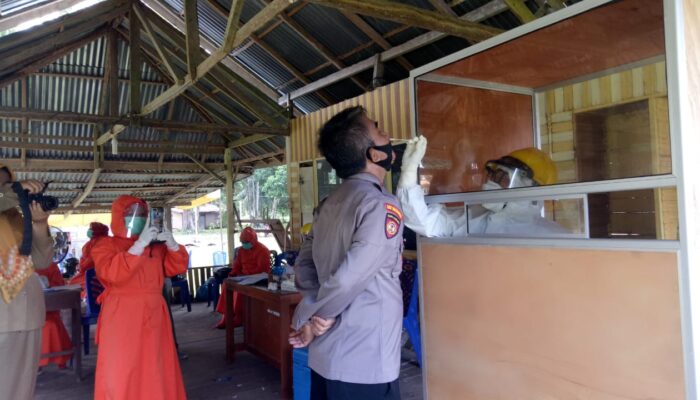 Belasan Anggota Polsek Nan Sabaris Diswab