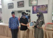 Hari Kemerdekaan, Lisda Hendrajoni Bagikan Masker Khusus Disabilitas