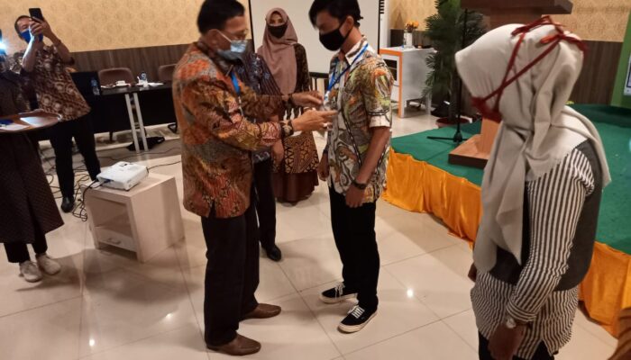 Bupati Hendrajoni Ajak Pengelola Homestay Selalu Terapkan Protokol Kesehatan
