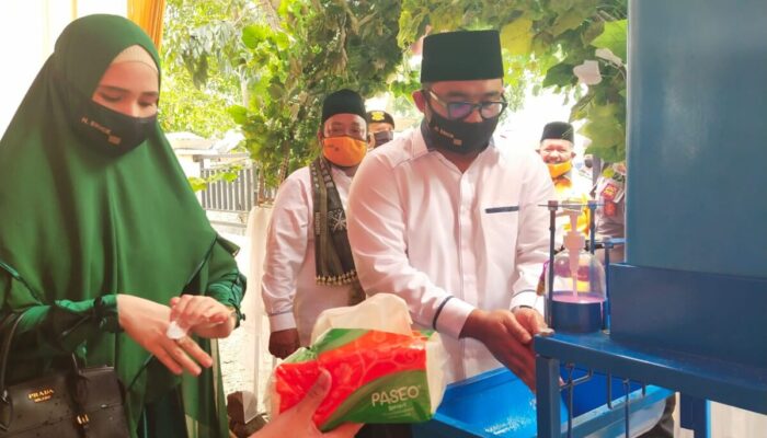 Erick Hariyona-Syawal Syuro Daftar ke KPU Pasbar Tanpa Mengerahkan Massa dan Hanya Didampingi Istri dan Ibunda, Ini Alasannya
