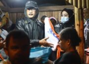 Bupati Pesisir Selatan Hendrajoni Berserta Istri Temui Masyarakat Terdampak Banjir