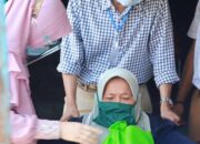 Bersama Istri, Bupati Hendrajoni Kunjungi Marjohan dan Dasmi di Koto XI Tarusan
