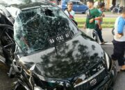 Hilang Kendali, Minibus yang Diduga Dicuri Ini Kecelakaan di Batang Anai