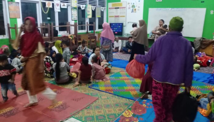 Tanah Bergetar, Ratusan Warga Payo Kota Solok Mengungsi
