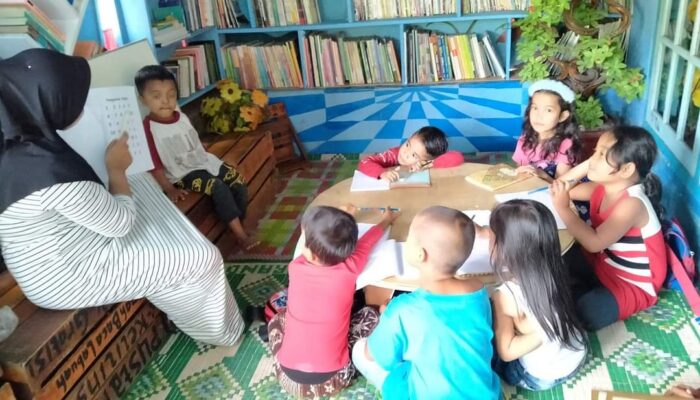 RUMAH BACA LABUAH BELOK, Sukarela Mendampingi Siswa di Saat Pandemi