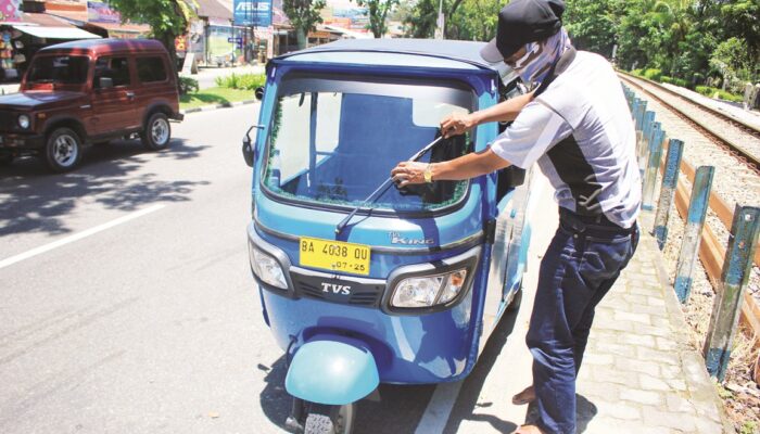 Lara Jasa Angkutan di Tengah Wabah