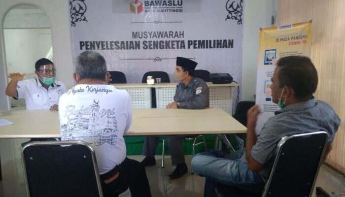 Tim Advokasi RaSya Datangi Bawaslu Kota Bukittinggi