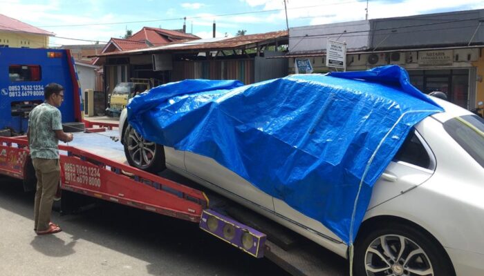 Ternyata Begini Kronologis Kecelakaan Sedan Mercy dan Kijang di Jalan Raya Ampang Tadi Pagi