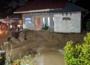 Solsel Dihantam Banjir, Puluhan Rumah Rusak
