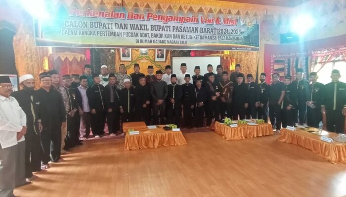 Paslon Agus-Rommy Sosialisasikan Visi Misi di Rumah Adat Talu