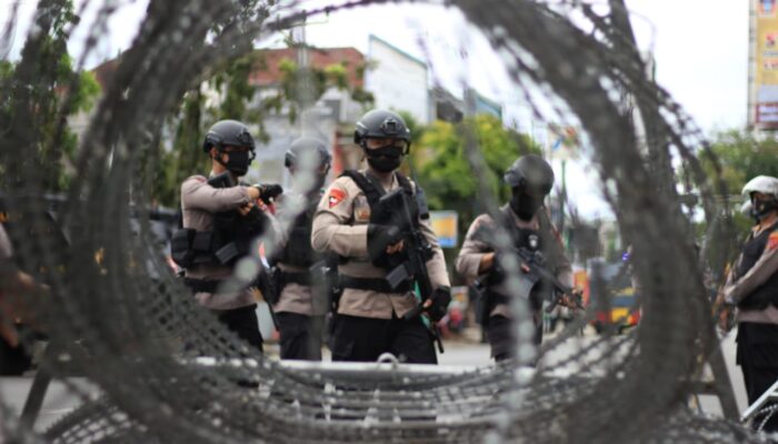 Unjuk Rasa di Kantor Gubernur Sumbar, Kawat Berduri Siap Menyambut
