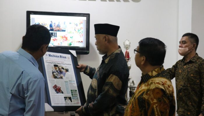 Bahas Tindaklanjut MoU Sumbar-Riau Bersama IKMR, Mahyeldi : Kita Siapkan Koperasi untuk Kerja Sama Pangan