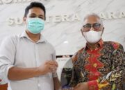 Guspardi Gaus Terima Anugrah Tokoh Keterbukaan Informasi Publik 2021