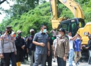 Ekskavator Buka Jalan Tani di Nagari Pianggu, Bupati Solok: Bersama Bangun Nagari