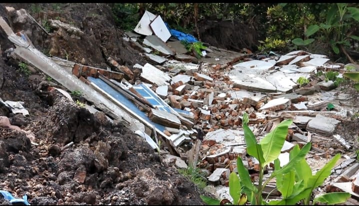 Hidup Sebatang Kara Rumah Rata Dengan Tanah, Asril Tagih Janji Pemkab Pessel