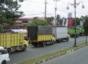 Bapak-bapak Antre Solar, Ibu-ibu Antre Minyak Goreng, Oh Indonesiaku?