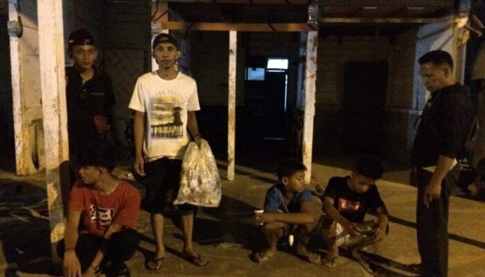 Asik Ngelem dan Main Petasan Saat Ramadan, Remaja di Pessel Diamankan Pol PP