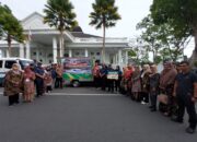 Wako Lepas Bantuan PGRI dan Disdikbud Bukittinggi ke Pasaman