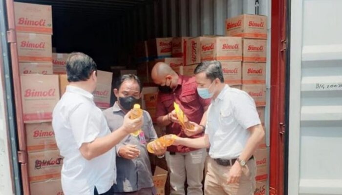 Kejaksaan Turun Tangan, Temukan Satu Satu Kontainer Minyak Goreng yang Akan Diekspor