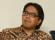 Babak Belur Dihajar Massa Saat Demo, Ade Armando Bukan Kaleng-kaleng!