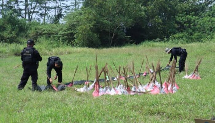 Pemusnahan Petasan di Bangkalan, Puluhan Rumah Rusak