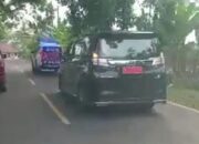 Viral! Mobil Satpol PP Senggol Ambulans saat Kawal Rombongan Bupati Pandeglang, Warganet Geram