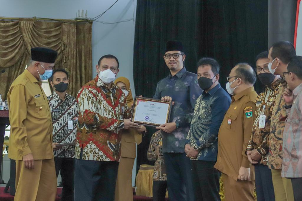 Kota Bukittinggi Terima Penghargaan KPK RI