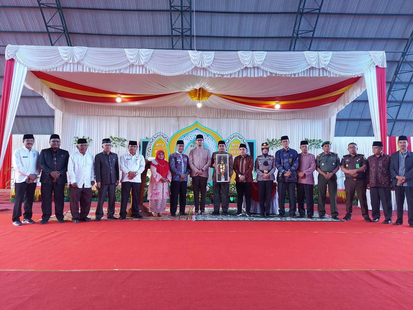 Kecamatan MKS Kota Bukittinggi Juara Umum MTQ Ke-40