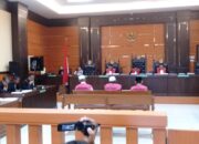 Mantan Ketua KONI Padang Bersama Rekannya Disidang