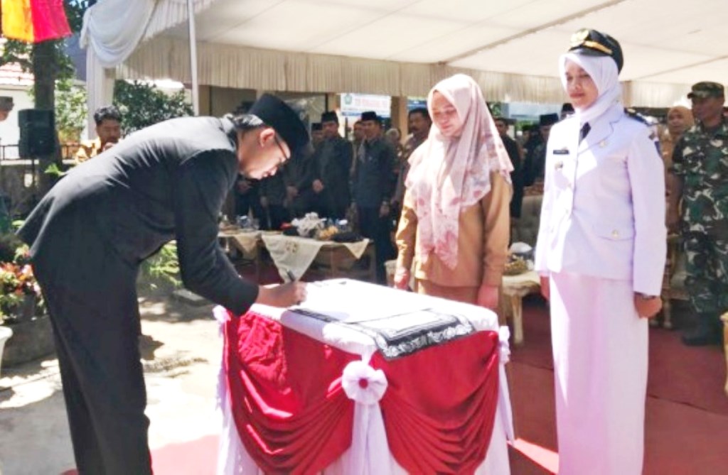 Jabatan Camat ABTB Kota Bukittinggi Diserahterimakan