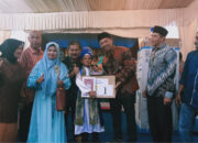 Khatam Quran Masjid Muslimin Sukses, Joni Hendri Serahkan Hadiah Juara 1