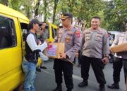 Ringankan Beban Masyarakat, Polres Pariaman Bagikan Sembako