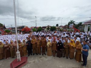 Pemko Bukittingi Bayarkan Uang Komite Siswa SMA