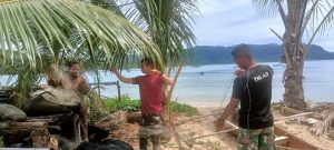 Satgas TMMD Pessel Bantu Orang Tua Asuh Perbaiki Alat Tangkap Ikan