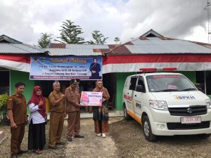 Lisda Hendrajoni Serahkan Ambulans Untuk Nagari Lunang Dua Pessel