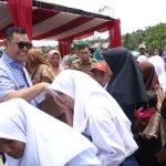 bupati solok epyardi asda bagikan gaji