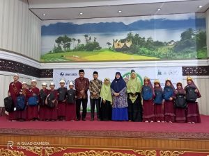 Ketua PW ALPPIN Sumbar Nevi Zuairina Sampaikan Kebanggaan