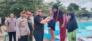 Helwi Pernanda, Pelajar SD 05 Pulau Punjuang Dinobatkan Sebagai Perenang Terbaik Tingkat SD se-Dharmasraya