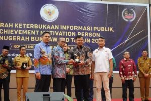 Sutan Riska Raih Anugerah BUKA Award 2022