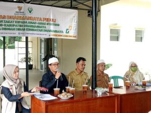 Cegah Stunting, Baznas Dharmasraya bersama Puskesmas Sitiung I Salurkan Bantuan