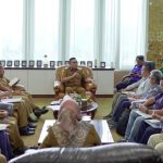 bupati solok pasang badan pekerja pabrik aqua