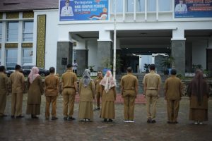 Pimpin Apel, Kepala DPRKPP Kabupaten Solok Ajak SKPD Buat Laporan Kegiatan 2022