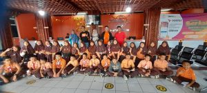 Galakan Gerakan Berkirim Surat, Murid SDN 02 Percontohan Kota Bukittinggi Datangi Kantor Pos
