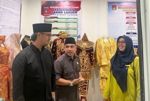 Beny Yusrial Serahkan Pokir Untuk PKK Pakan Labuah