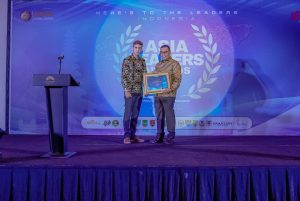 Raih Penghargaan Pemimpin Visioner Terbaik, Epyardi Asda: Untuk Solok Super Team
