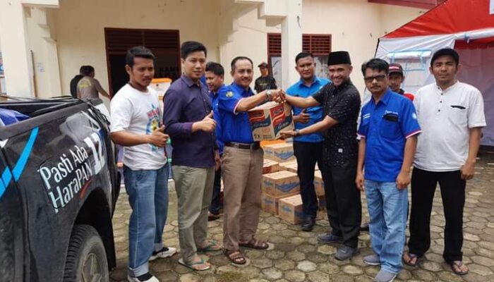 Fraksi PAN Dharmasraya Ikut Bantu Warga Korban Banjir